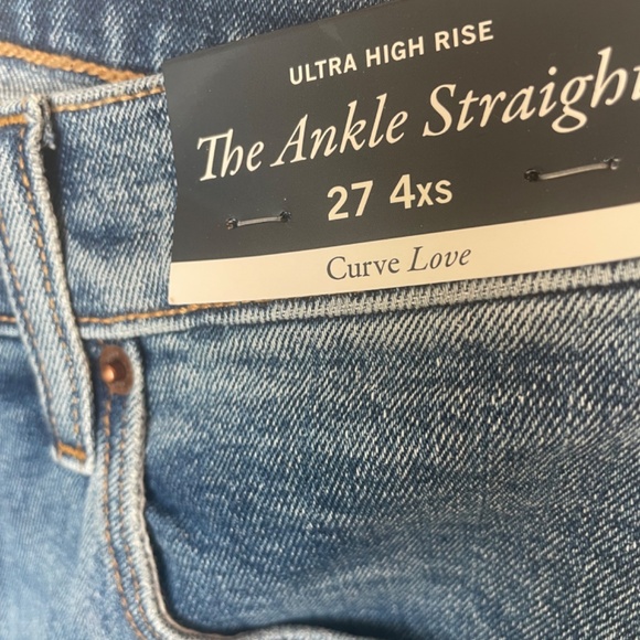 Brand New with Tags! Abercrombie Ankle Straight Curve Love - Picture 3 of 4